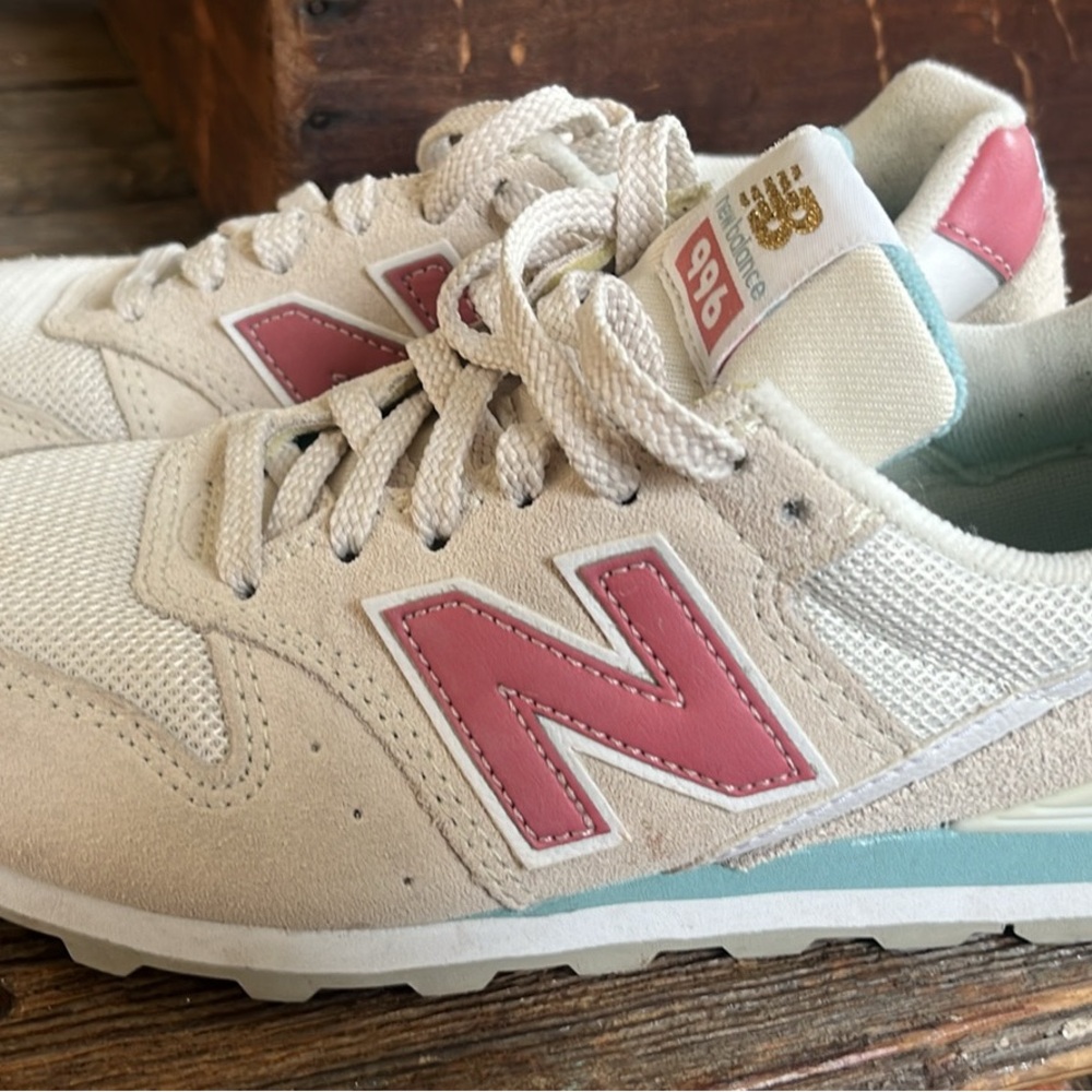 New Balance 996 Sneakers in Cream and Pink